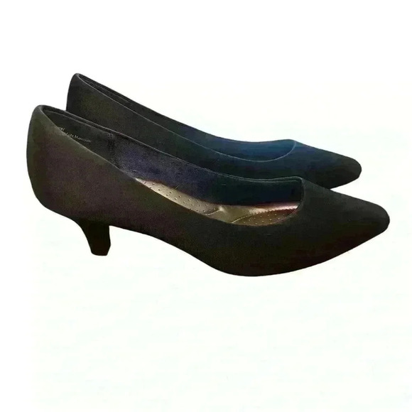 Abella Women’s size 8.5 Navy Fabric 2 inch heels - Picture 3 of 6